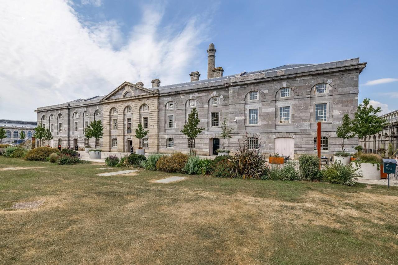 Luxury 2 Bed Apartment In Historic Royal William Yard Plymouth Luaran gambar