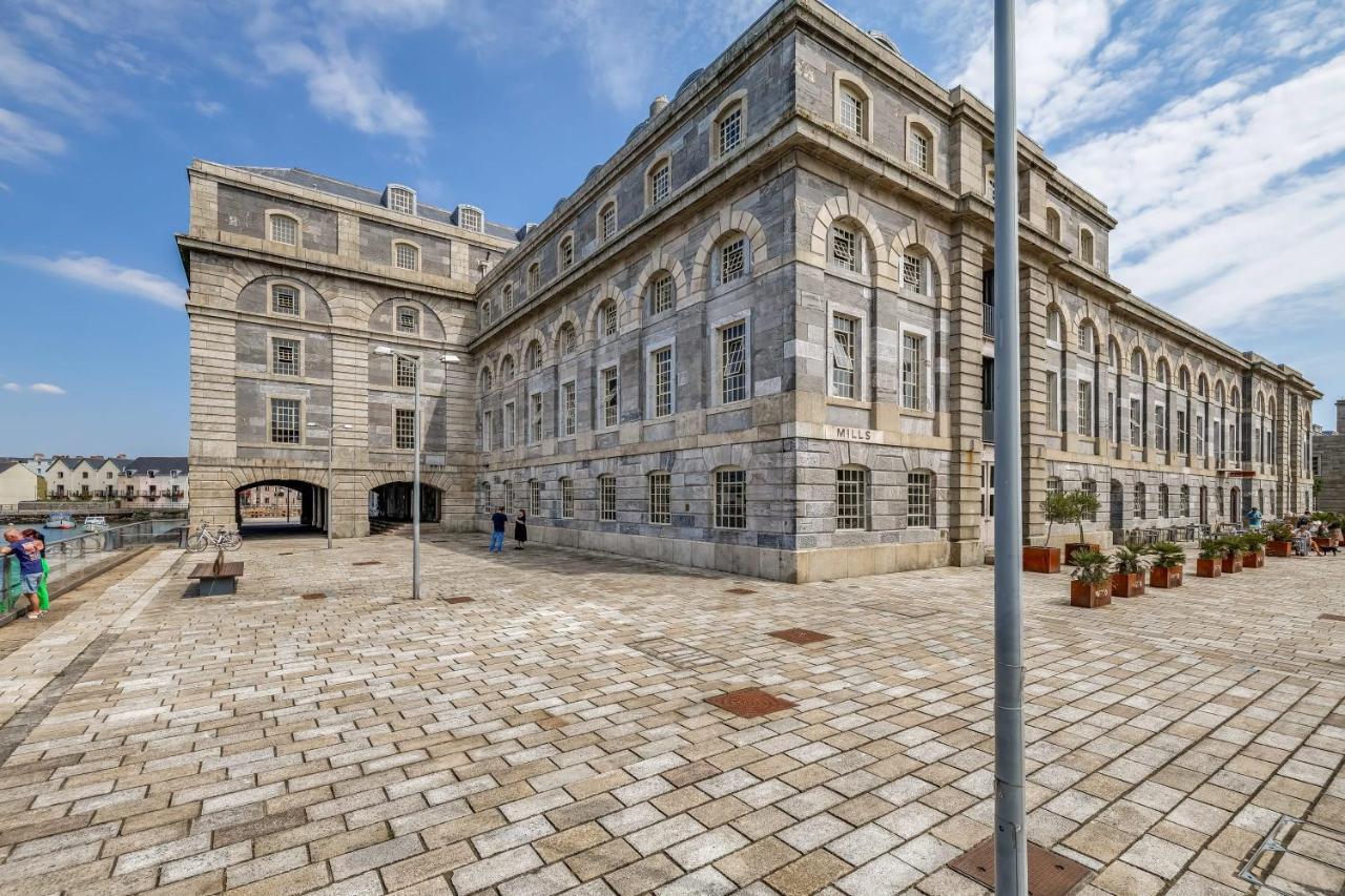 Luxury 2 Bed Apartment In Historic Royal William Yard Plymouth Luaran gambar
